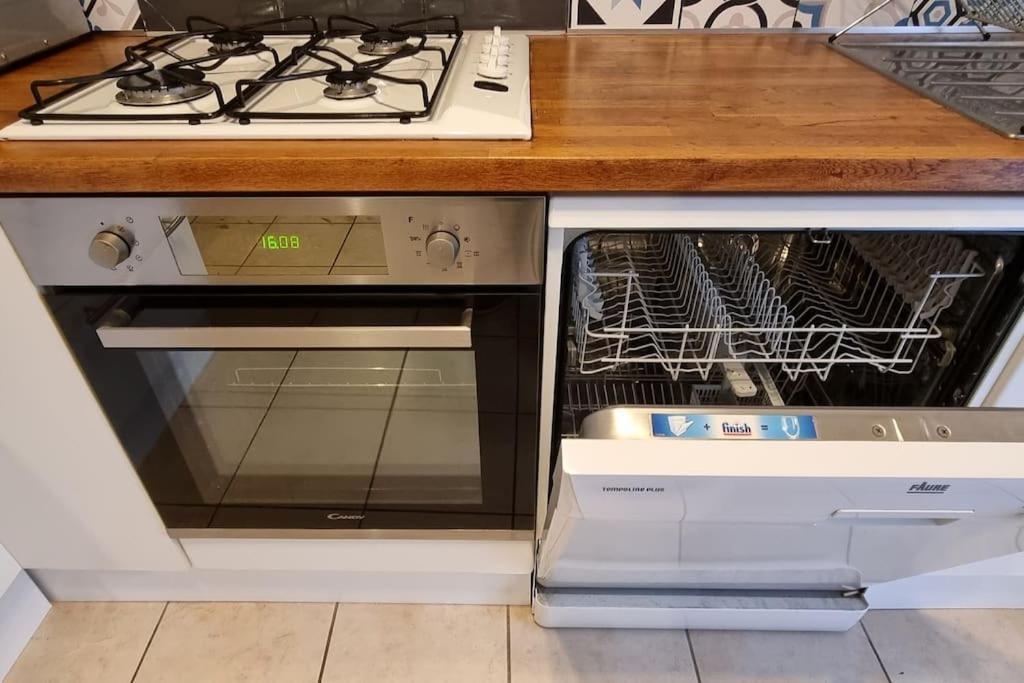 Agreable Appartement Avec 2 Places De Parking Dans Le Garage Безие Екстериор снимка