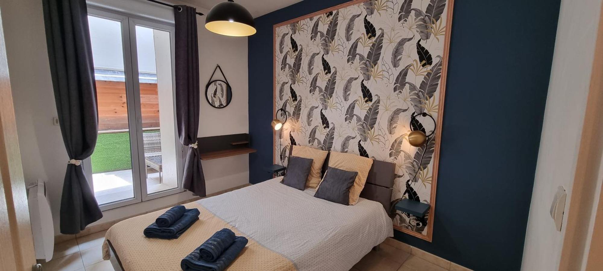 Agreable Appartement Avec 2 Places De Parking Dans Le Garage Безие Екстериор снимка